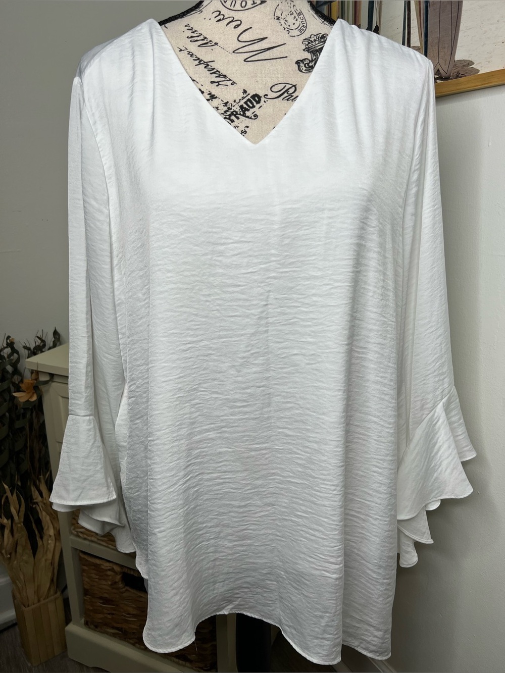 Chico’s Ruffle Sleeve V-Neck Tunic Top